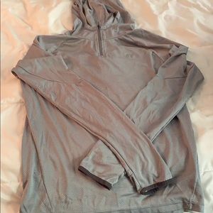 Athletic pullover with thumb holes